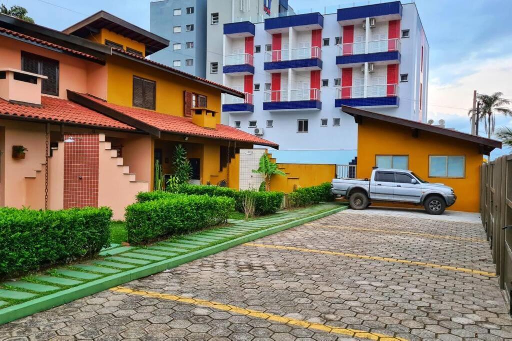 100Mts Da Praia Com Churrasqueira, Piscina E Wi-Fi Карагуататуба Экстерьер фото