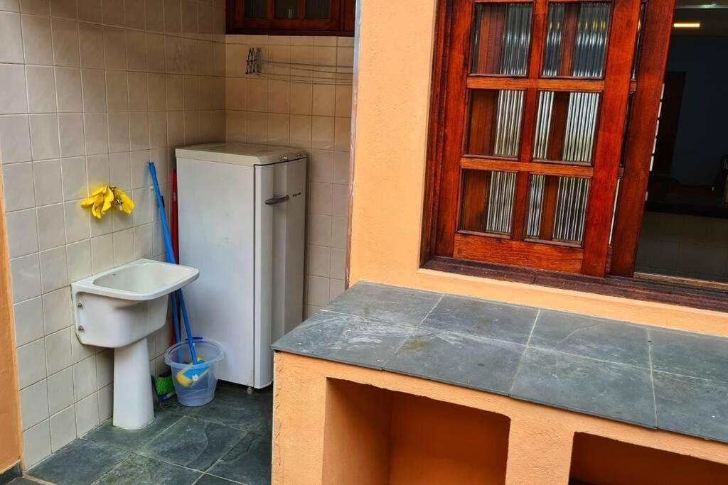 100Mts Da Praia Com Churrasqueira, Piscina E Wi-Fi Карагуататуба Экстерьер фото