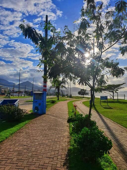 100Mts Da Praia Com Churrasqueira, Piscina E Wi-Fi Карагуататуба Экстерьер фото