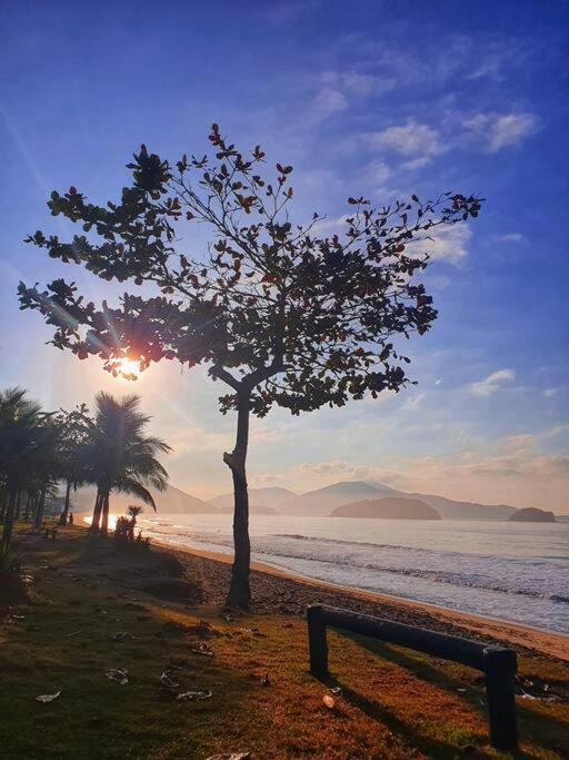 100Mts Da Praia Com Churrasqueira, Piscina E Wi-Fi Карагуататуба Экстерьер фото